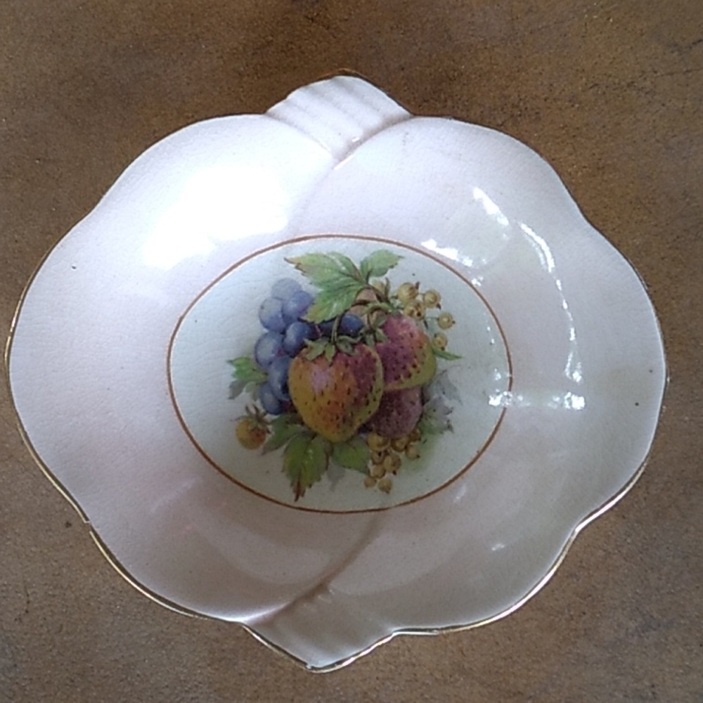 Vintage Riyal Winton Grimwades made in England 🇬🇧 bowl